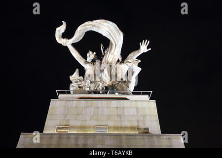 Il Lavoratore e la donna Kolkhoz Monumento a Mosca, Russia Foto Stock
