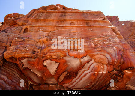 Rose Red Rock tomba facciata, Street di facciate, Petra Giordania. Foto Stock