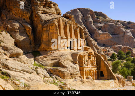 Obelisco tomba e Bab as-Siq triclinio, Petra, Giordania. Foto Stock