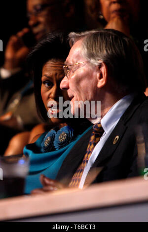 Il DNC Convention di Denver farà Obama il loro candidato. Michelle Obama nella cabina VIP presso la Convenzione. Foto Stock