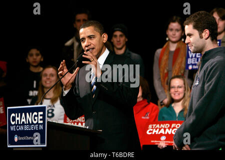 Speranzoso presidenziale Barack Obama (D) che parla al Manchester Palace Theatre. Foto Stock