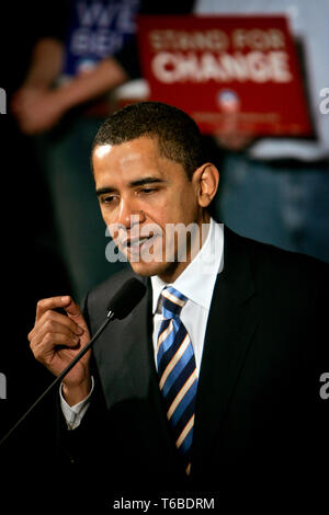 Speranzoso presidenziale Barack Obama (D) che parla al Manchester Palace Theatre. Foto Stock