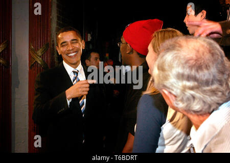 Speranzoso presidenziale Barack Obama (D) che parla al Manchester Palace Theatre. Foto Stock