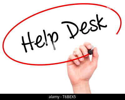 Man mano scrivendo Help Desk con pennarello nero su schermo visivo Foto Stock