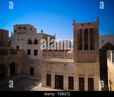 Vista esterna per lo sceicco Isa bin Ali Al Khalifa casa e moschea di Manama, Bahrain Foto Stock