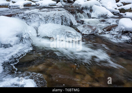 In inverno il fiume lsetal Sassonia-anhalt - Germania- Foto Stock