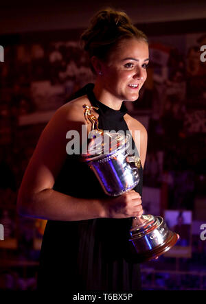 Manchester City Women's Georgia Stanway si presenta con il premio PFA Young Player of the Year durante i PFA Awards 2019 al Grosvenor House Hotel di Londra. PREMERE ASSOCIAZIONE foto. Data foto: Domenica 28 aprile 2019. Vedi la storia del PA Soccer PFA. Il credito fotografico dovrebbe essere: Steven Paston/PA Wire Foto Stock