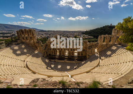 Atene, Grecia - Teatro Odeon di Erode Attico all'Acropoli il 25 ottobre 2018 in Grecia. Foto Stock