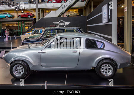 1974 Mini Marcos Mark IV / MK4, British classic a 2 porte coupé auto sportiva a Autoworld, vintage car museum a Bruxelles, in Belgio Foto Stock