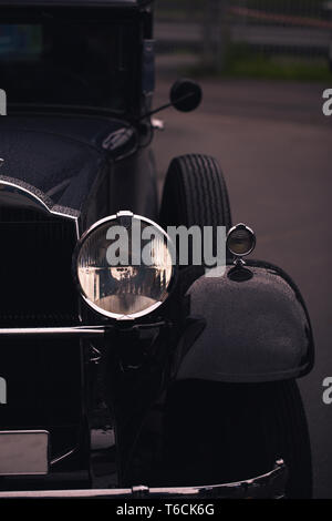 Shot dettagliati della vecchia auto d'epoca, fari, Svizzera Foto Stock