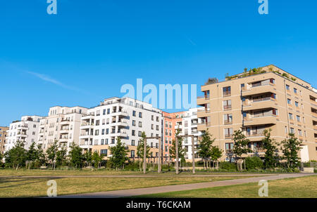 Area di sviluppo con nuovo appartamento case visto a Berlino, Germania Foto Stock