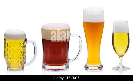 Diverse birre isolata contro uno sfondo bianco. Foto Stock