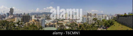 Macao, Cina - colonia portoghese fino al 1999, sito Patrimonio Mondiale dell'Unesco, Macao ha molti punti di riferimento dal periodo coloniale. Qui lo skyline Foto Stock