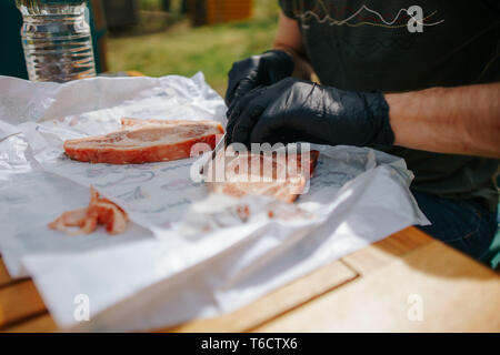 Due materie Iberico bistecche preparate dallo chef Foto Stock