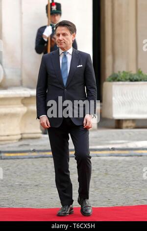 Italia, Roma, 24 Aprile 2019 : il premier italiano Giuseppe Conte nel cortile di Palazzo Chigi, sede del governo Foto Remo Casilli/Sintesi Foto Stock