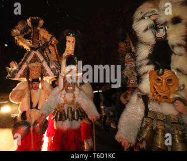 Festival dei giochi Masquerade Surva in Pernik Foto Stock