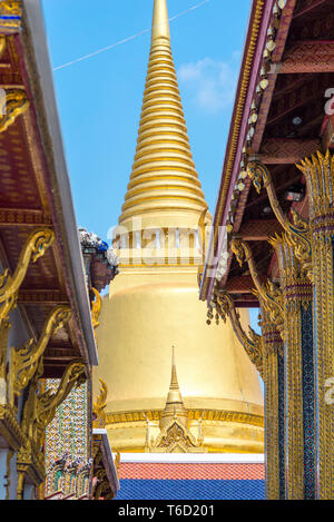 Phra Sri Rattana Chedi in Sri Lanka style Foto Stock