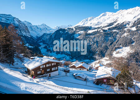 Wengen e la valle di Lauterbrunnen, Berner Oberland, cantone di Berna, Svizzera Foto Stock