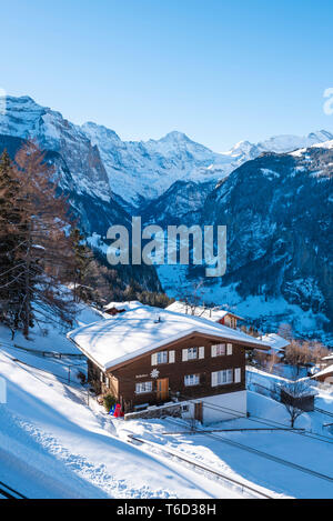 Wengen e la valle di Lauterbrunnen, Berner Oberland, cantone di Berna, Svizzera Foto Stock