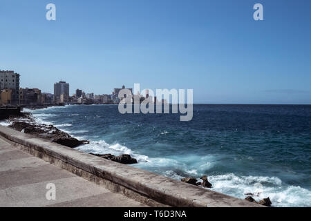 Città di Havana, Cuba lungo la costa Foto Stock