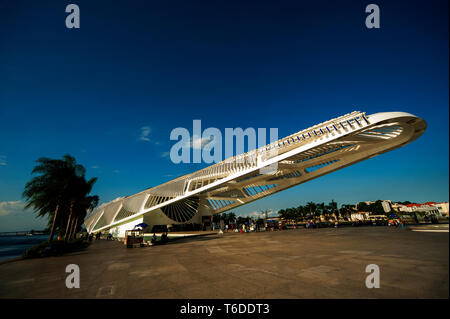 Museo di domani impressionante architettura, il più recente grande museo costruito in Rio de Janeiro, Rio de Janeiro, Brasile Foto Stock