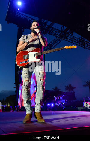 Indio, California, 28 aprile 2019, Matthew Ramsey della band Old Dominion in scena per una folla energica al Festival della musica di Stage Coach Foto Stock