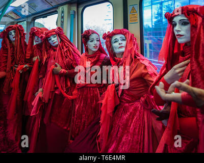 Brigate Rosse di estinzione della ribellione ride la metropolitana. Foto Stock