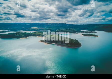 Il pittoresco lago e foresta in Australia - vista aerea Foto Stock