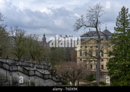 Vista dal Palais Wuerzburger Residenz alla fortezza di Marienberg Foto Stock
