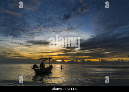 Bellissima scenic in Hua Hin, Bangkok con barca da pesca Foto Stock