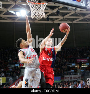 Muenchen, Germnany. 30 apr, 2019. Da sinistra Agostino RUBIT (Bamberg/US), Stefam JOVIC (Muenchen/SRB).Gerrman Basketball Bundesliga 2018/19, FC Bayern Basket vs Brose Bamberg, Aprile 30, 2019, .Audi Dome, Muenchen Credito: Wolfgang Fehrmann/ZUMA filo/Alamy Live News Foto Stock