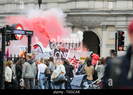 Londra, Regno Unito. Il 1 maggio 2019. L annuale giorno di maggio marzo e rally in Trafalgar Square ordinario quando i lavoratori di tutto il mondo celebrano la loro solidarietà e le realizzazioni. Penelope Barritt/Alamy Live News Foto Stock