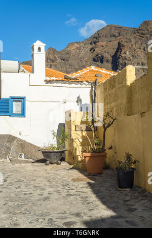 Vicolo nel villaggio turistico La Calera Foto Stock