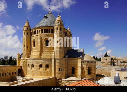 Dormition Abbey, il monte di Sion: vista della chiesa da est, vecchia Gerusalemme, Israele. Foto Stock