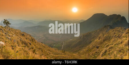 Bellissimo tramonto panoramico vista da Bandipur Nepal Foto Stock