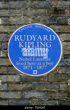English Heritage targa blu di Rudyard Kipling in Portsmouth Inghilterra. Foto Stock