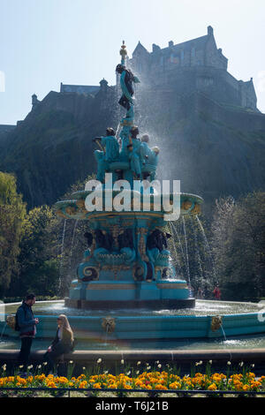 Ristrutturato Ross fontana nella zona ovest di Princes Street Gardens a Edimburgo, Scozia, Regno Unito Foto Stock