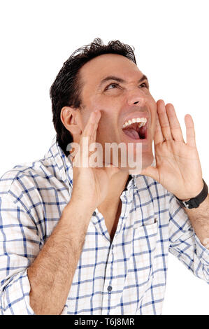 Uomo caucasico gridando con le mani sulla bocca Foto Stock