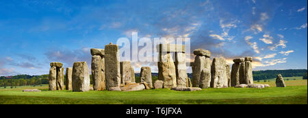 Stonehenge Neolitico antico standing stone circle monumento, Wiltshire, Inghilterra Foto Stock