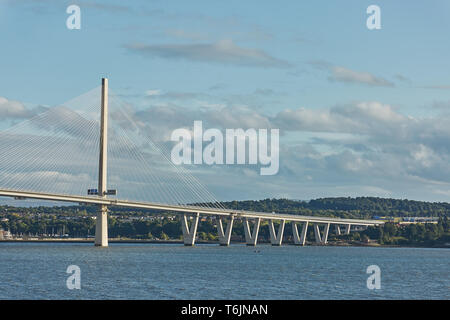Il nuovo Queensferry attraversando ponte sul Firth of Forth a Edimburgo in Scozia Foto Stock