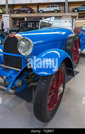 1927 Bugatti 44, francese a 8 cilindri la linea classic automobile / oldtimer / veicolo di antiquariato a Autoworld, vintage car museum, Bruxelles, Belgio Foto Stock