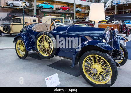 1921 Bugatti 23 Brescia biposto, classica francese automobile / oldtimer / veicolo di antiquariato a Autoworld, vintage car museum, Bruxelles, Belgio Foto Stock