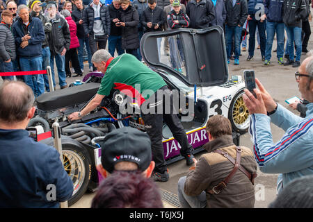 1990 Jaguar XJR 12 racing car a Bicester Heritage Centre 'Drive giorno'. Bicester, Oxfordshire, Inghilterra Foto Stock