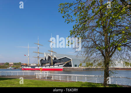 Glenlee Tall Ship, costruito nel 1896, a tre masted barque, ora ormeggiato sul fiume Clyde al Riverside Transport Museum di Glasgow, Scotland, Regno Unito Foto Stock