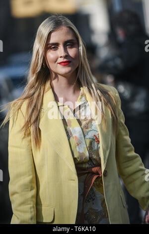 Milano, Italia - 22 Febbraio 2019: Street style - Valentina Ferragni prima di una sfilata di moda durante la Settimana della Moda Milanese - MFWFW19 Foto Stock