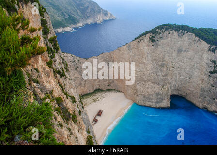 Navagio Beach, o Shipwreck, è esposta una cove, talvolta indicati come 'Smugglers Cove', sulla costa di Zante, Isole Ionie di Foto Stock