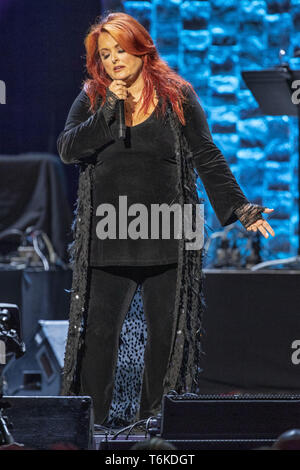 Aprile 27, 2019 - Nashville, Tennessee, Stati Uniti - 30 Aprile 2019 - Nashville, Tennessee - Winonna esegue a 35 anni di amici: celebrare la musica di Michael W. Smith tenutosi presso la Bridgestone Arena. Photo credit: Federico Breedon/AdMedia. (Credito Immagine: © Federico Breedon/AdMedia via ZUMA filo) Foto Stock