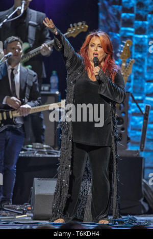 Aprile 27, 2019 - Nashville, Tennessee, Stati Uniti - 30 Aprile 2019 - Nashville, Tennessee - Winonna esegue a 35 anni di amici: celebrare la musica di Michael W. Smith tenutosi presso la Bridgestone Arena. Photo credit: Federico Breedon/AdMedia. (Credito Immagine: © Federico Breedon/AdMedia via ZUMA filo) Foto Stock