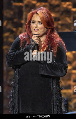 Aprile 27, 2019 - Nashville, Tennessee, Stati Uniti - 30 Aprile 2019 - Nashville, Tennessee - Winonna esegue a 35 anni di amici: celebrare la musica di Michael W. Smith tenutosi presso la Bridgestone Arena. Photo credit: Federico Breedon/AdMedia. (Credito Immagine: © Federico Breedon/AdMedia via ZUMA filo) Foto Stock