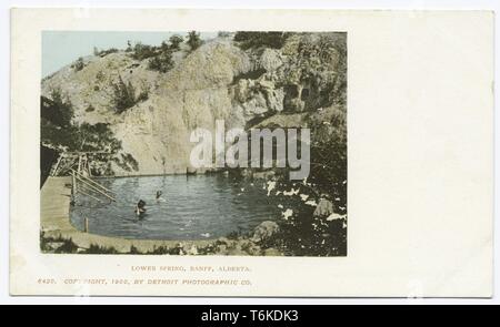 Detroit Publishing Company cartolina vintage del bacino della molla inferiore, Banff, Alberta, 1914. Dalla Biblioteca Pubblica di New York. () Foto Stock